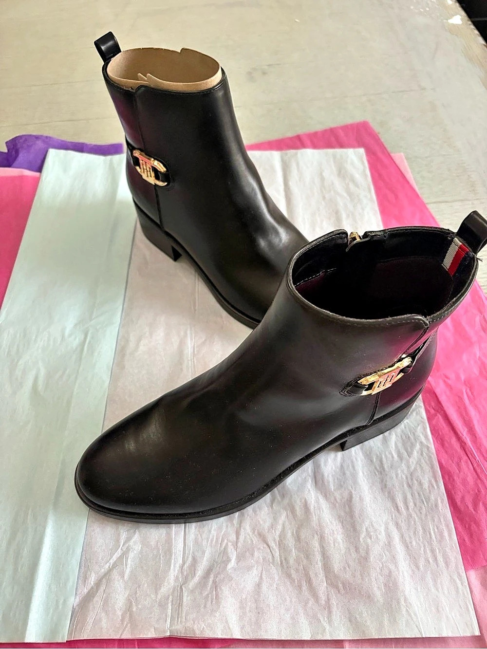 Tommy Hilfiger Logo Hardware Pointed Toe Ankle Boot Black